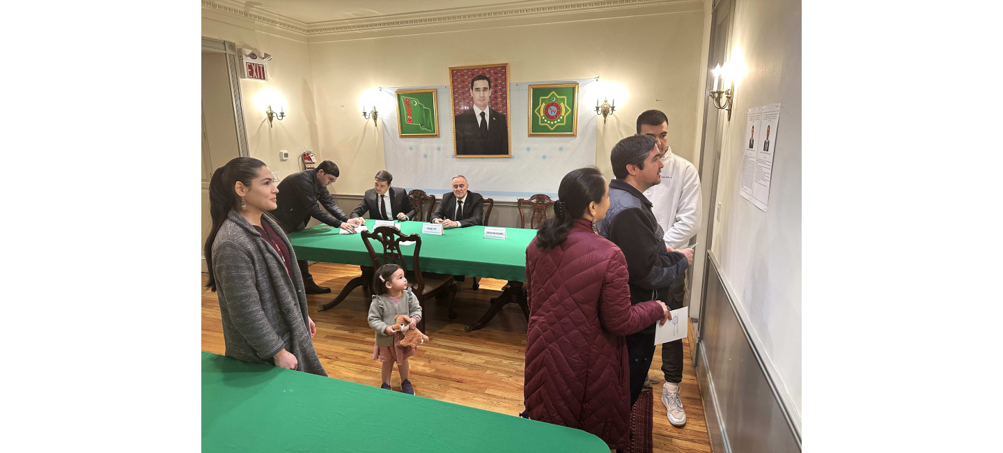 ELECTIONS OF MEJLIS DEPUTIES, MEMBERS OF HALK MASLAKHATY AND GENGESHES ARE UNDERWAY AT THE EMBASSY OF TURKMENISTAN IN THE USA
